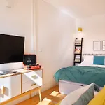 아파트 ! Lighty Santa Catarina ! Balcony & Dishwasher! 포르투
